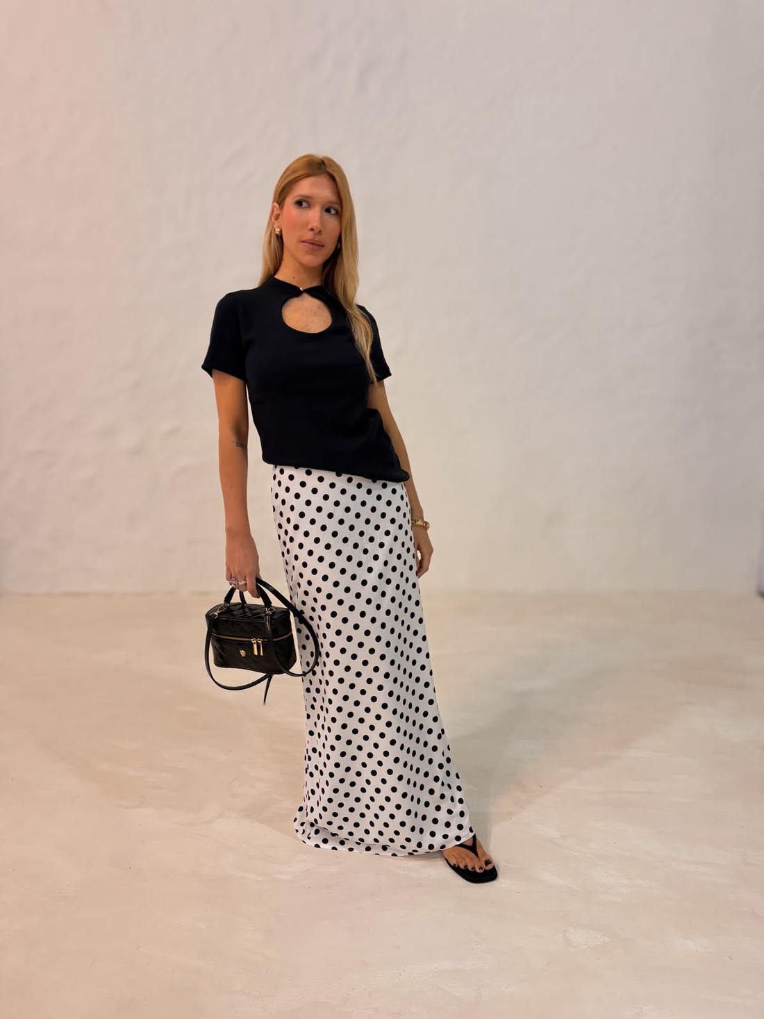 Blusa Isabela Decote em gota cor preto Blusa Isabela Decote em gota cor preto