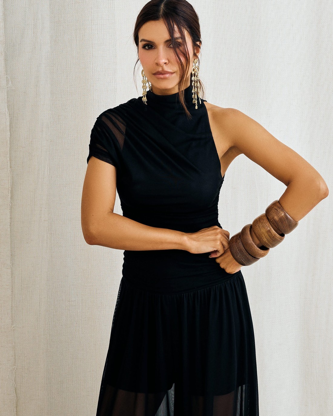 Blusa Isabel Assimétrica de Tule cor Preto Blusa Isabel Assimétrica de Tule cor Preto