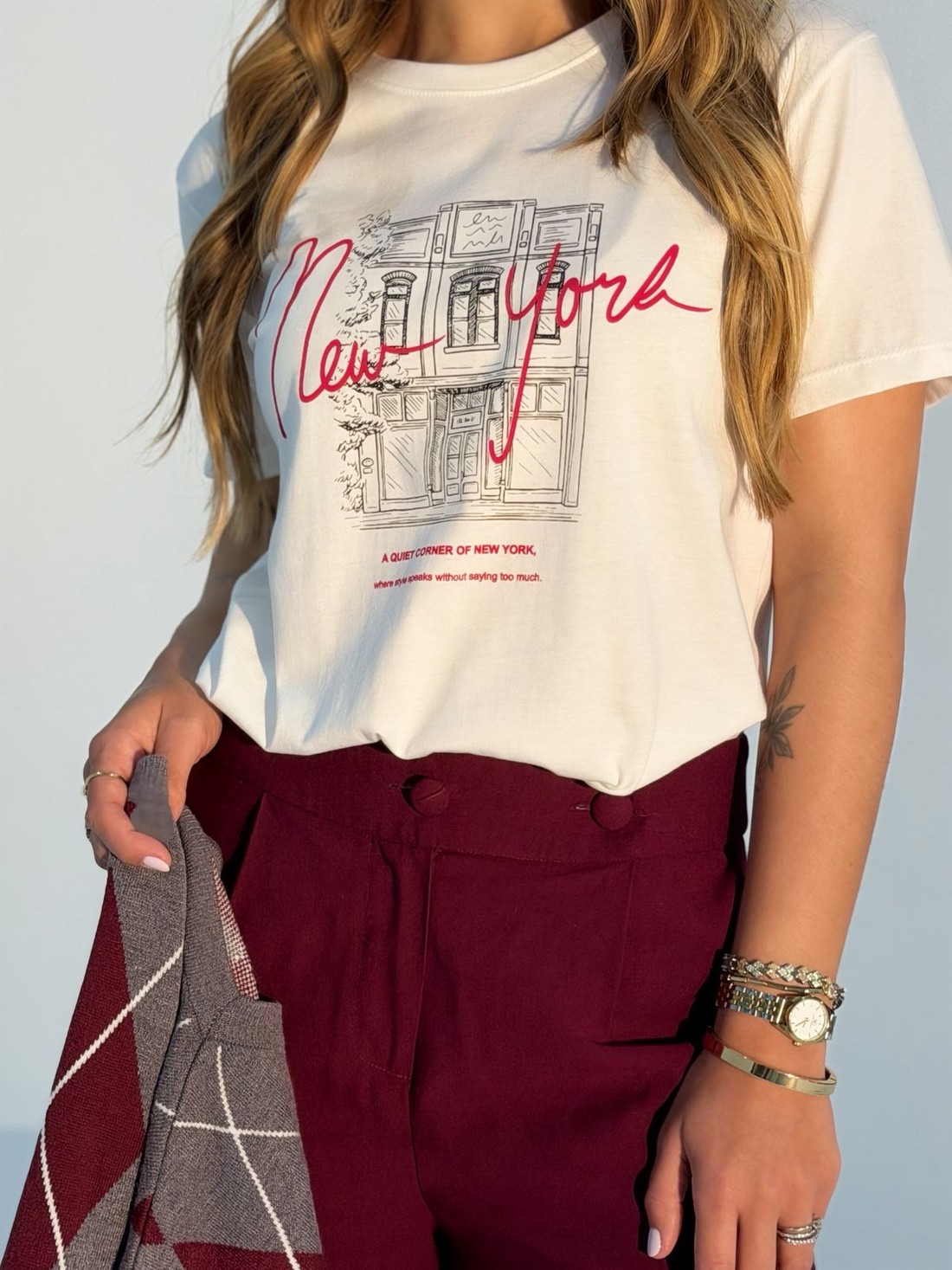 T-shirt Feminina Pilar Cor Off White