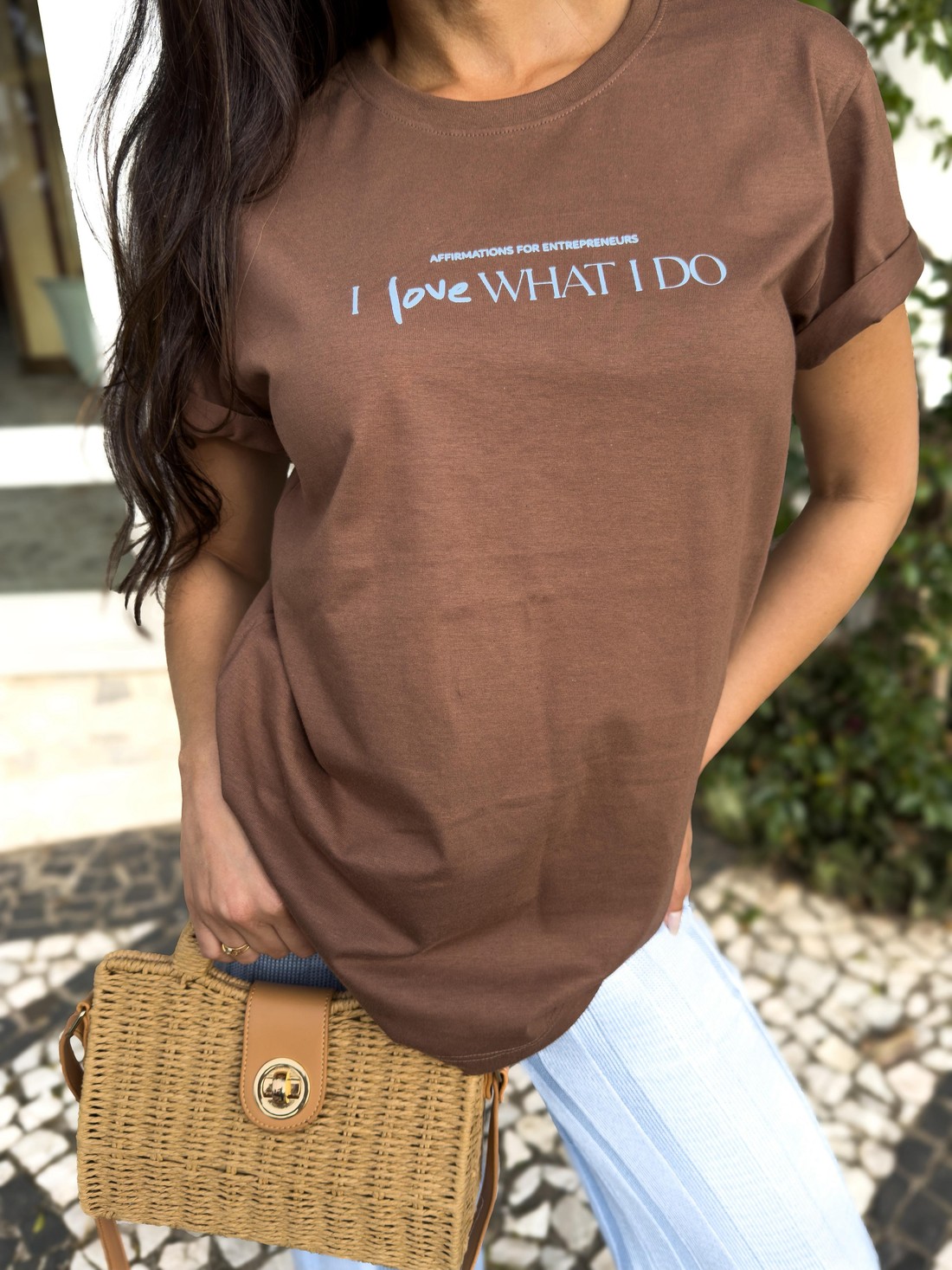 Camiseta T-shirt feminina Isabella cor cacau