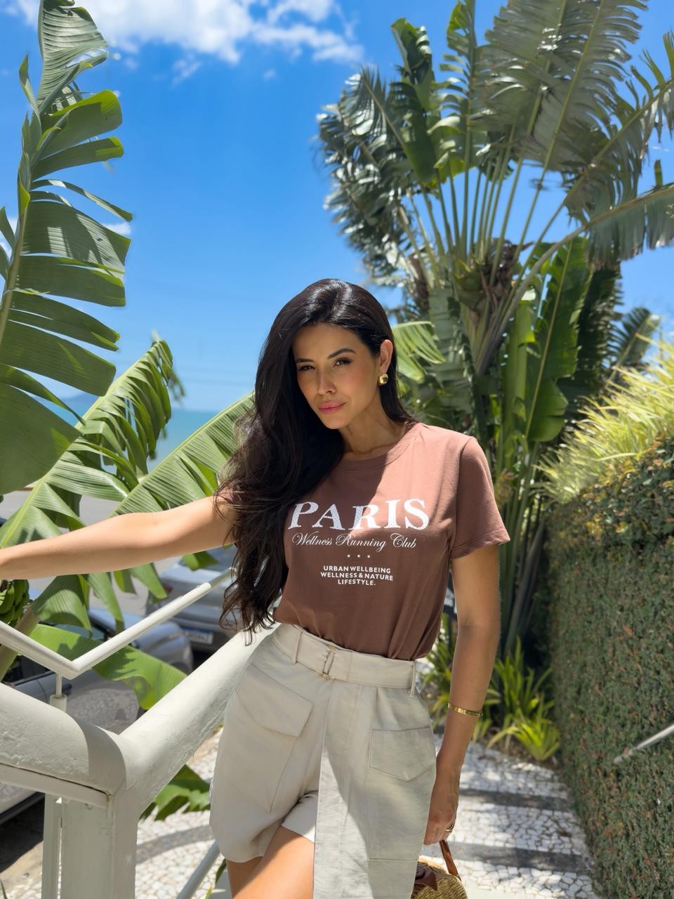 T-shirt Feminina Paris Póa Cor Marrom Escuro T-shirt Feminina Paris Póa Cor Marrom Escuro