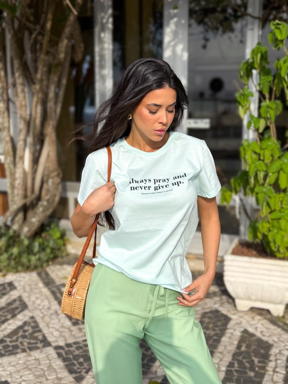 Camiseta T-shirt feminina Nicoli cor verde água