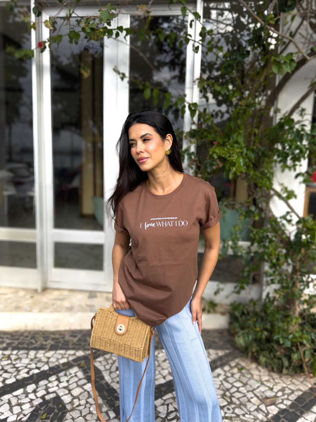 Camiseta T-shirt feminina Isabella cor cacau
