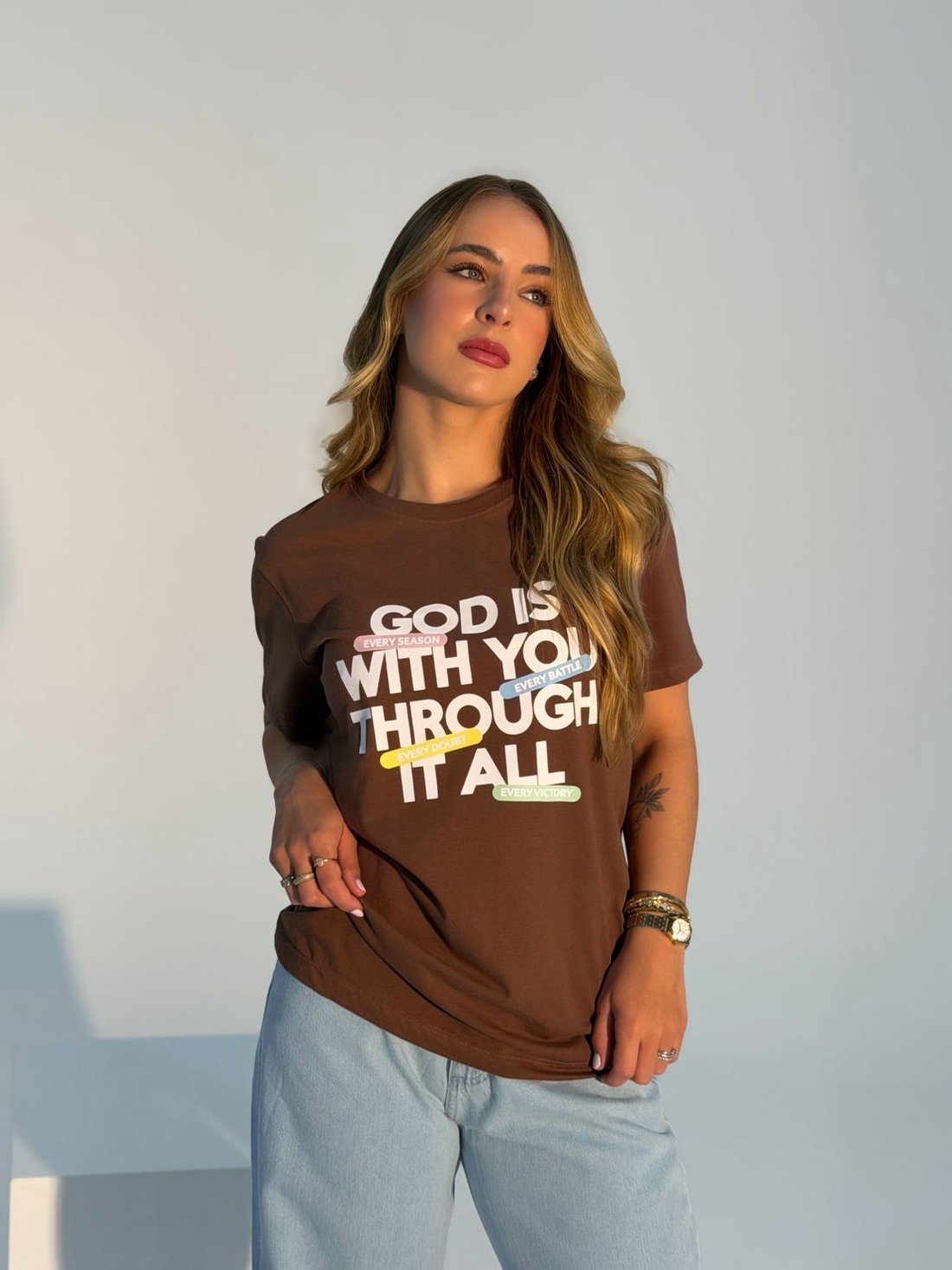 T-shirt Feminina Dana Cor Marrom