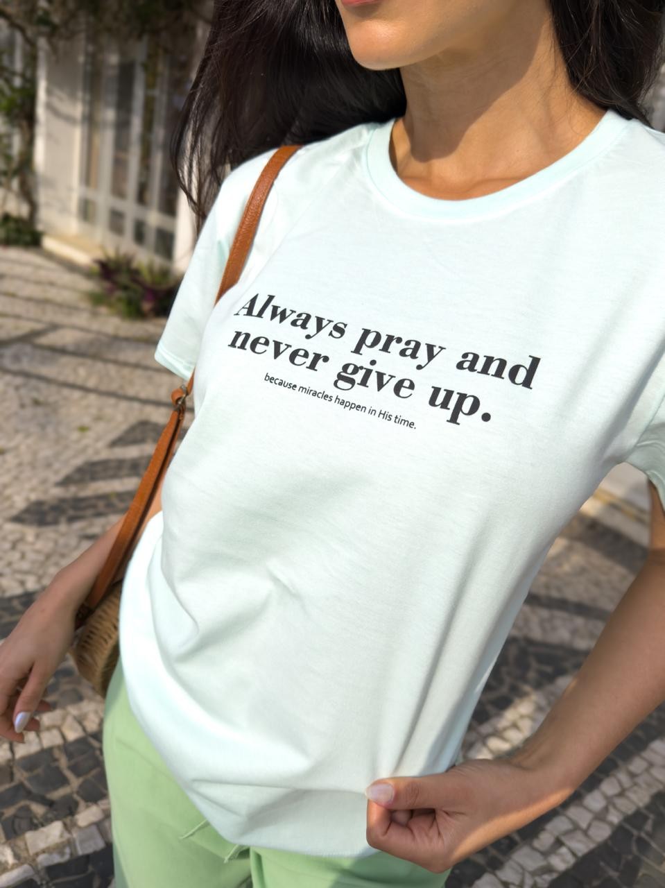 Camiseta T-shirt feminina Nicoli cor verde água