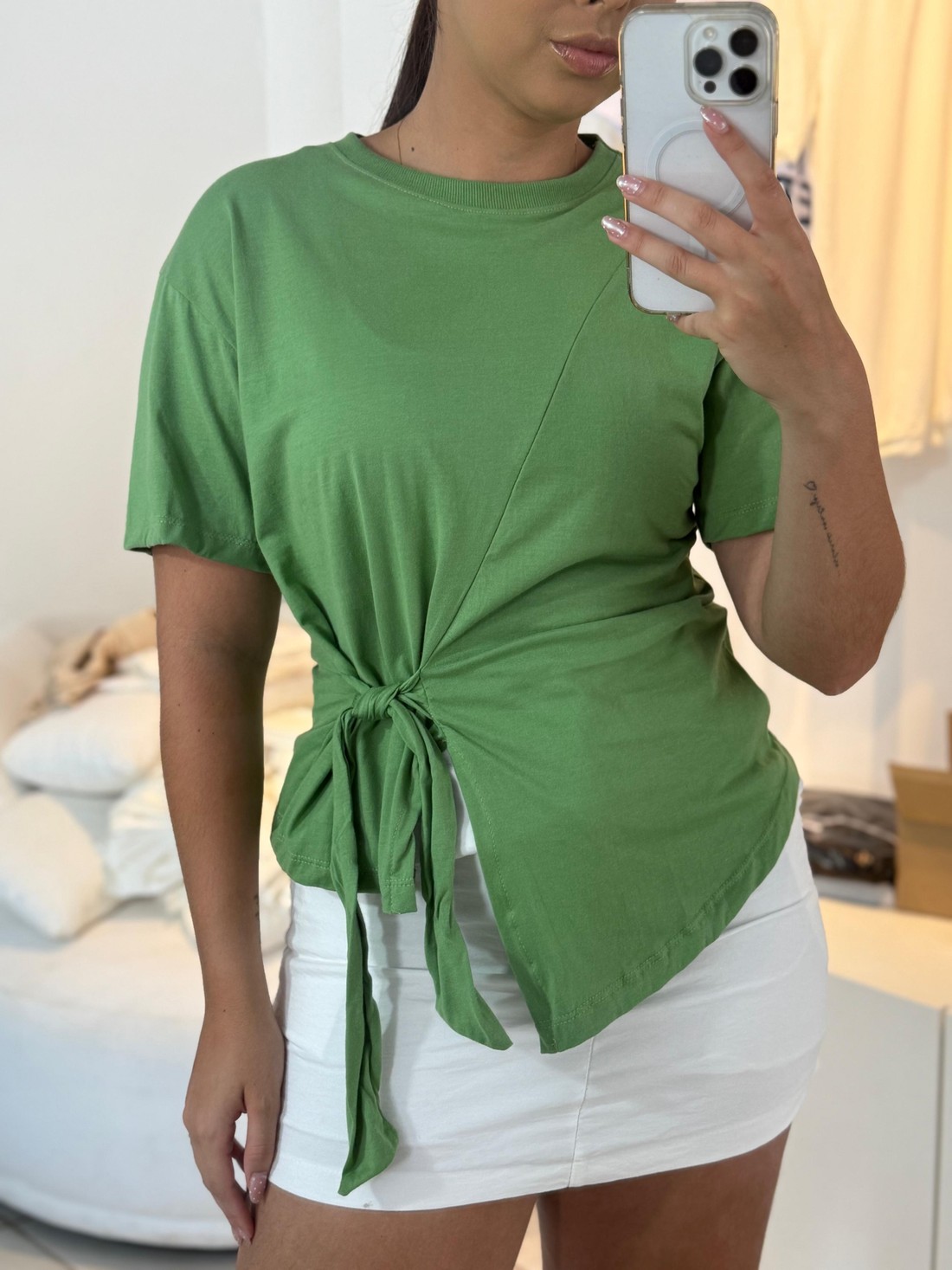 T-shirt Feminina Paloma Detalhe Frontal Transpassado Verde Oliva