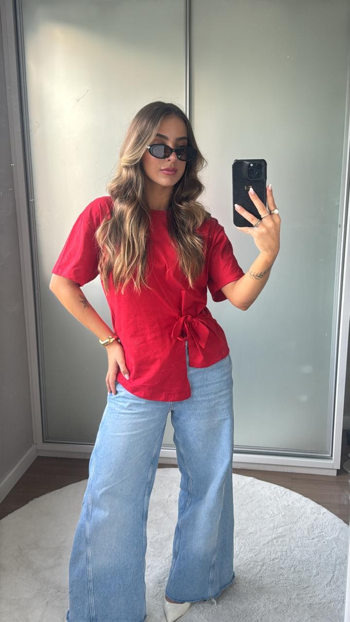 T-shirt Feminina Paloma Detalhe Frontal Transpassado Vermelha