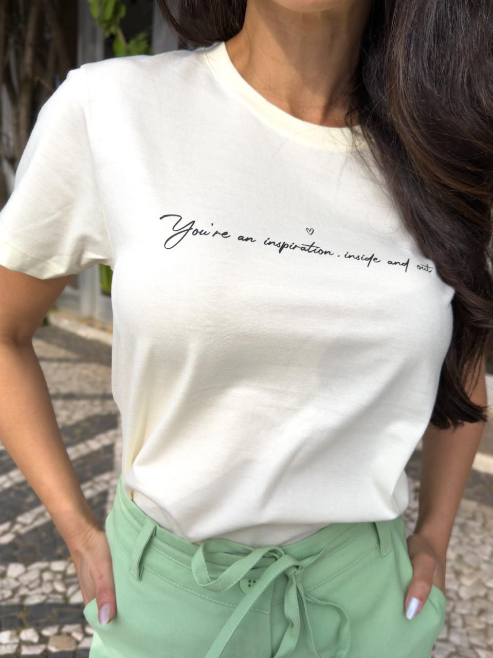 Camiseta T-shirt feminina Melina cor amarelo manteiga