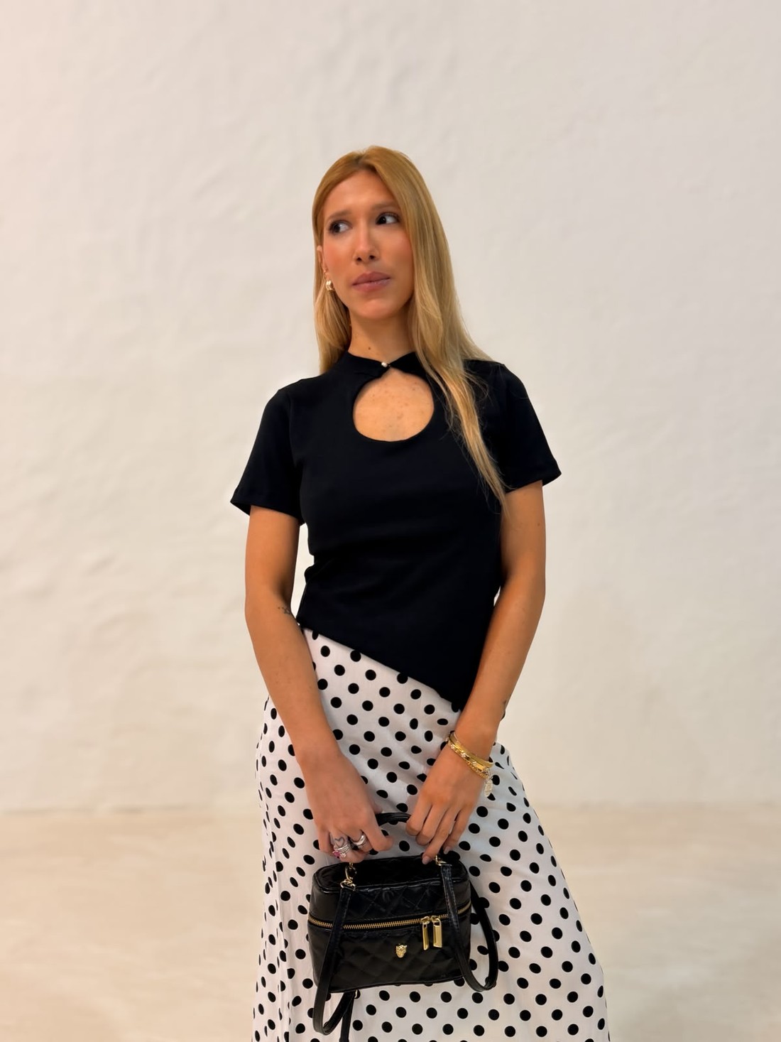 Blusa Isabela Decote em gota cor preto Blusa Isabela Decote em gota cor preto