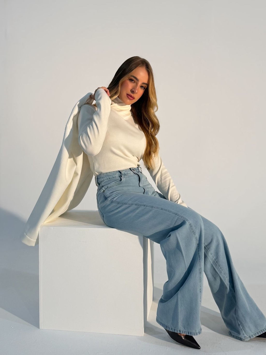 Blusa Feminina Lorena Gola Alta Off White