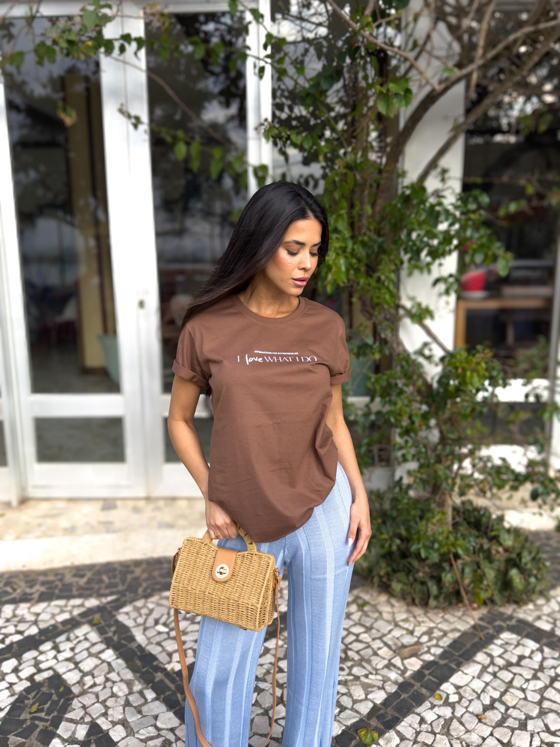 Camiseta T-shirt feminina Isabella cor cacau