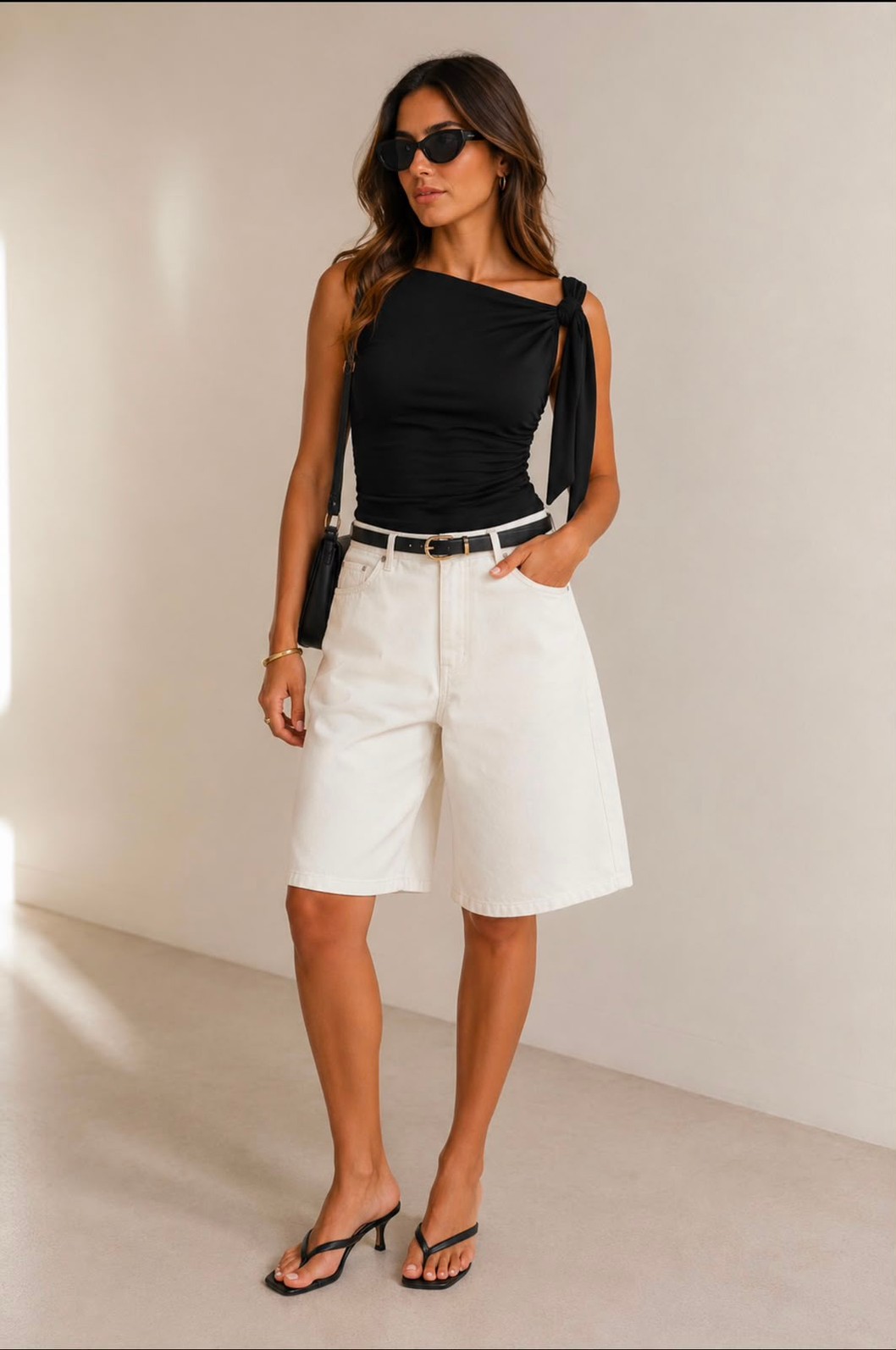Blusa Elena de Poliamida Detalhe de Amarração no ombro cor preto