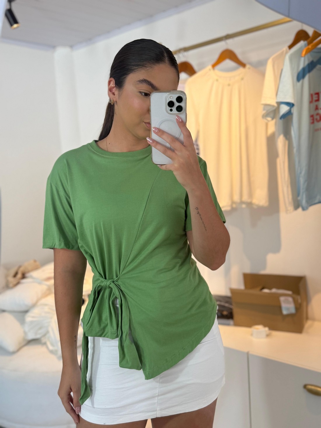 T-shirt Feminina Paloma Detalhe Frontal Transpassado Verde Oliva