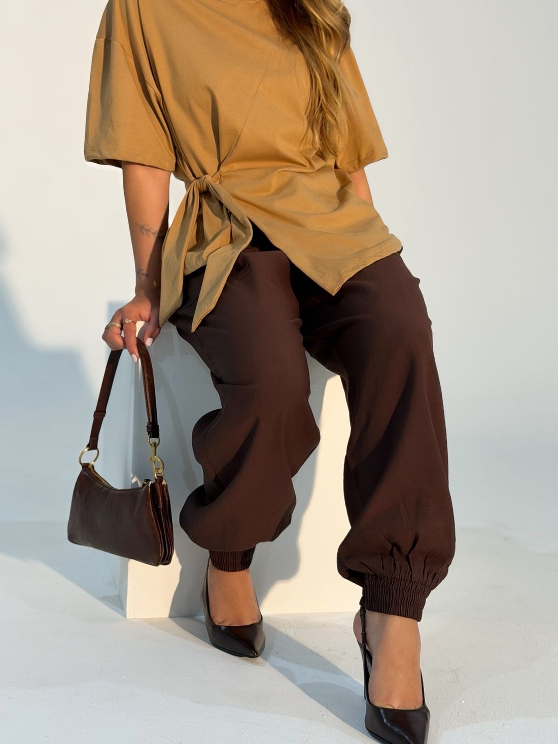 T-shirt Feminina Paloma Detalhe Frontal Transpassado Café com leite T-shirt Feminina Paloma Detalhe Frontal Transpassado Café com leite