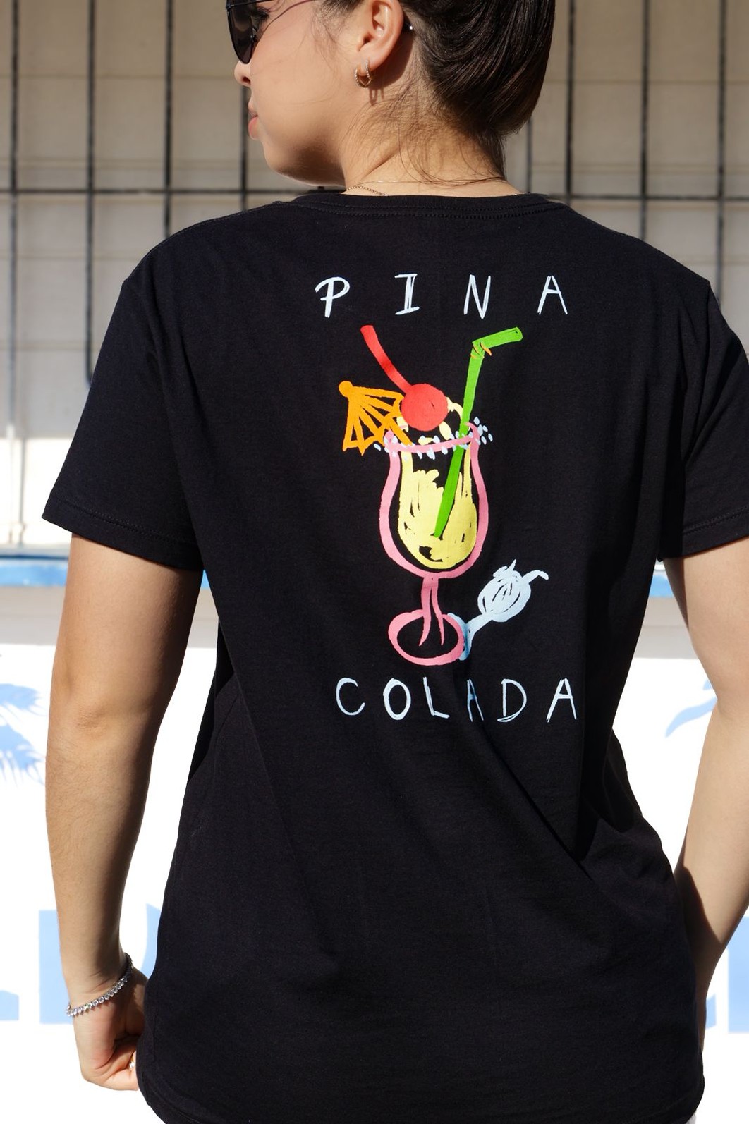 Camiseta T-shirt feminina Pina colada cor preto