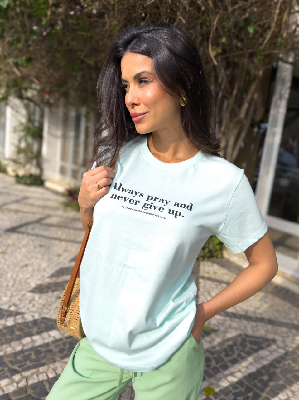 Camiseta T-shirt feminina Nicoli cor verde água