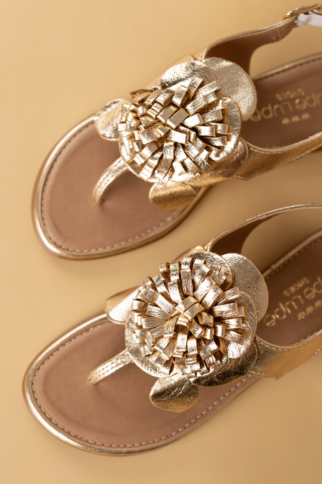 SANDÁLIA INFANTIL FLORA DOURADO