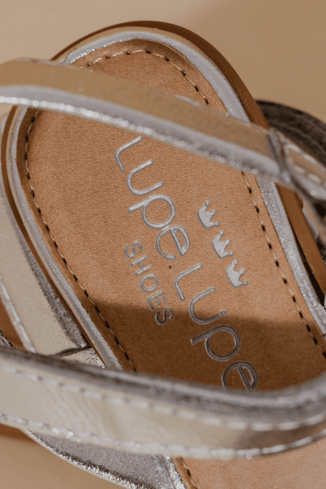 SANDÁLIA INFANTIL MARIA FLOR PRATA SANDÁLIA INFANTIL MARIA FLOR PRATA