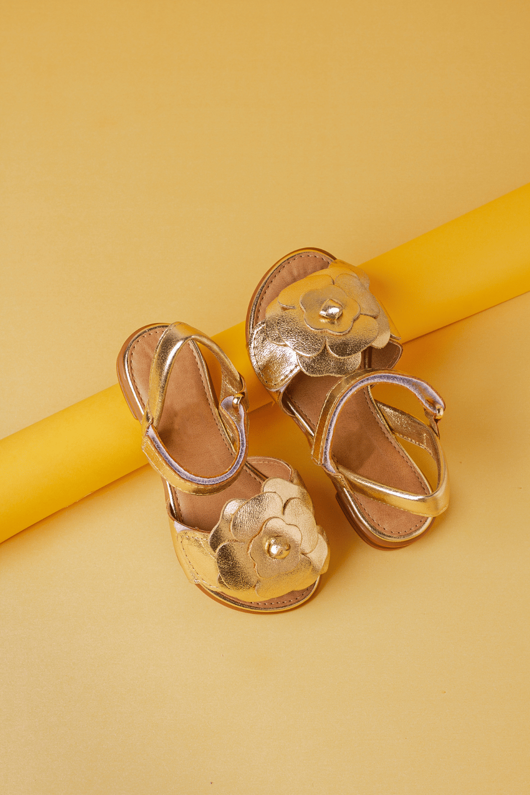 SANDÁLIA INFANTIL MARIA FLOR DOURADO