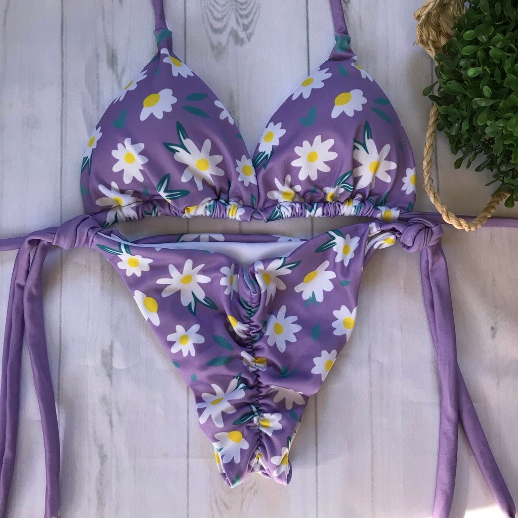Biquíni Cortininha e Empina Bumbum Floral Lilás Biquíni Cortininha e Empina Bumbum Floral Lilás