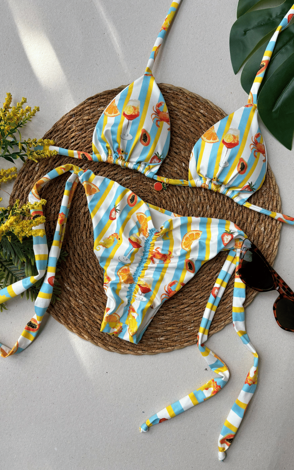 Biquíni Gaivota Cortininha e Empina Bumbum Biquíni Gaivota Cortininha e Empina Bumbum