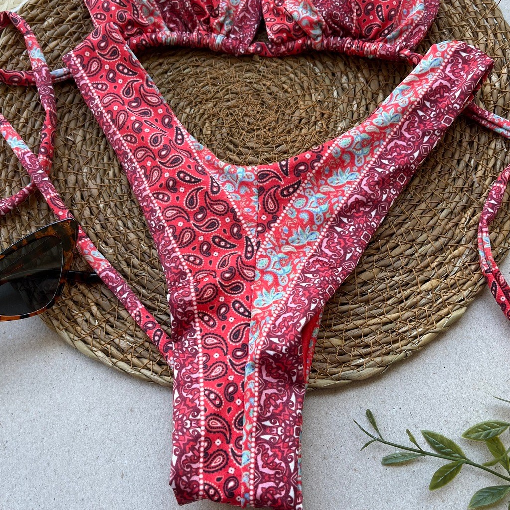 Biquíni Cortininha e Asa delta Paisley Vermelho Biquíni Cortininha e Asa delta Paisley Vermelho