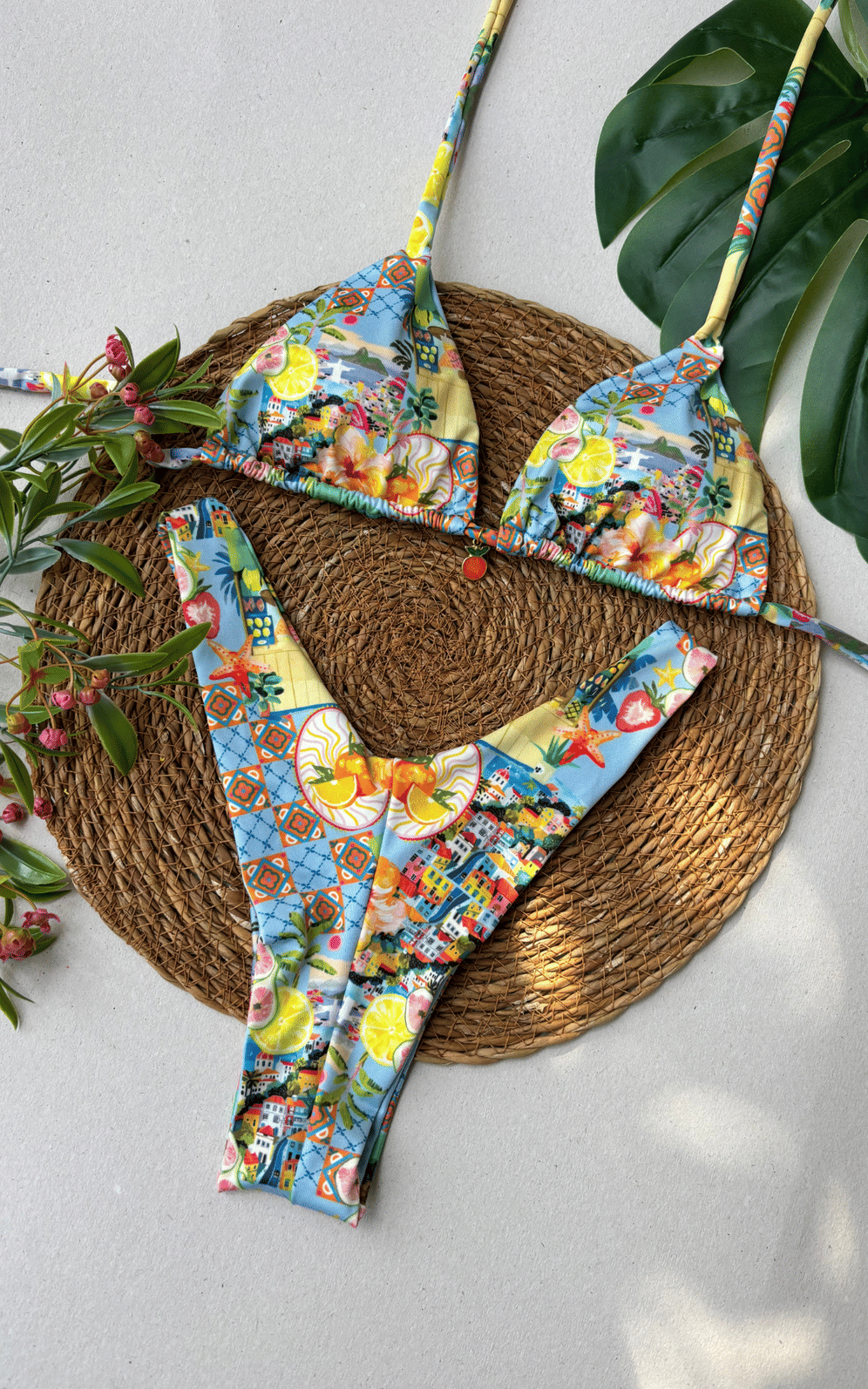 Biquíni Joaquina Cortininha e Asa delta Biquíni Joaquina Cortininha e Asa delta