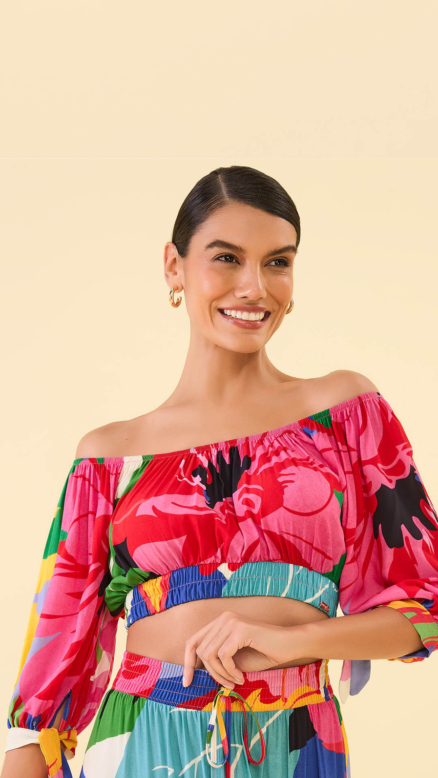 Blusa cropped com elástico em viscose estampada ANGEL Loja Virtual