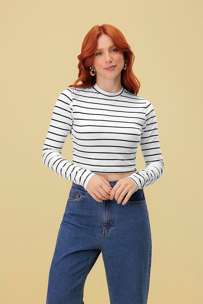 Blusa cropped decote redondo em ribana summer listrada