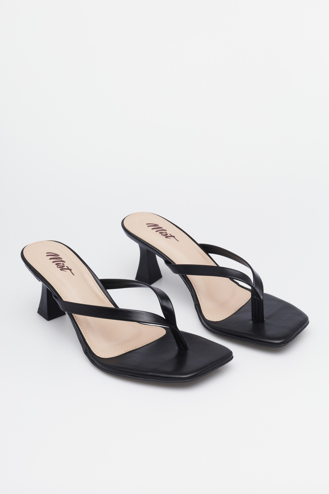Tamanco Maya Preto MIST – sandália feminina minimalista com salto fino