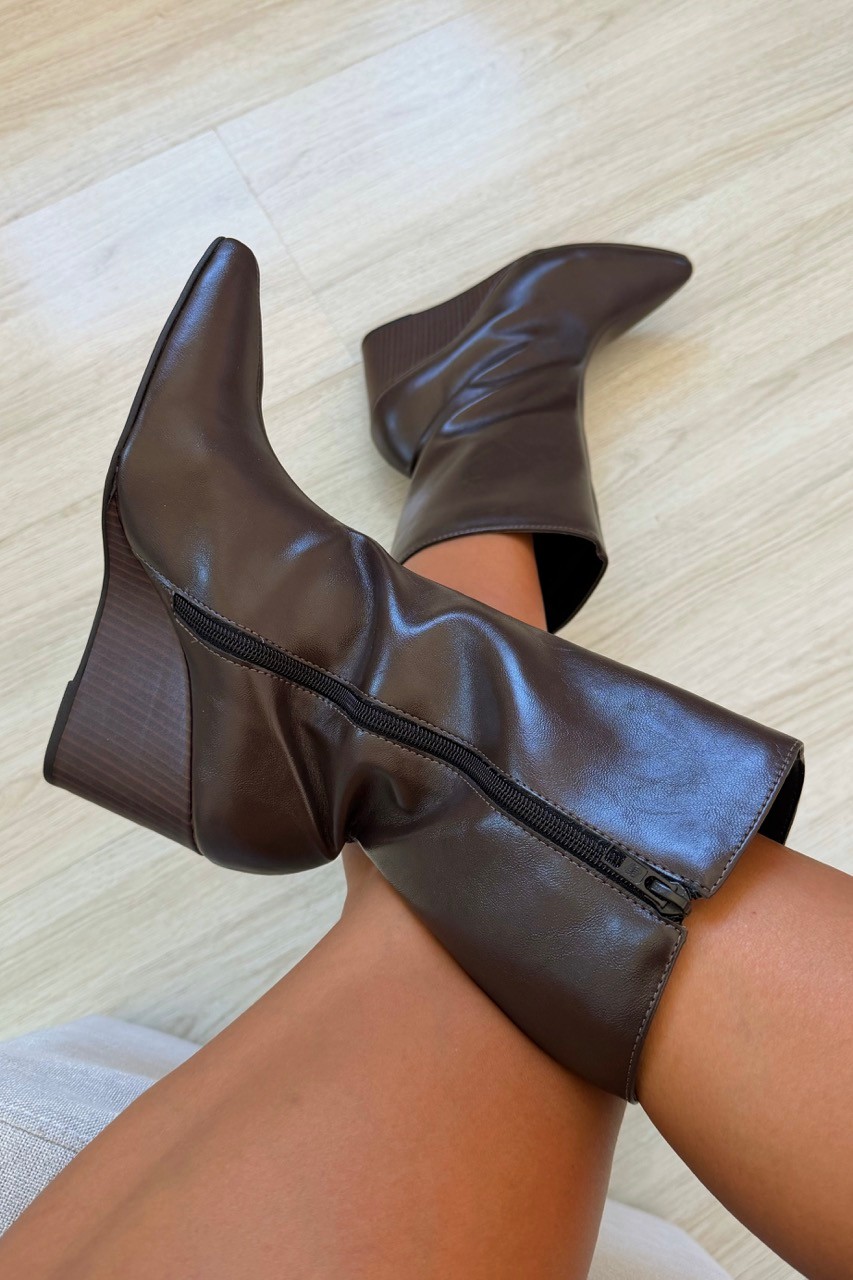 Bota Anabela Yasmin Marrom Bota Anabela Yasmin Marrom