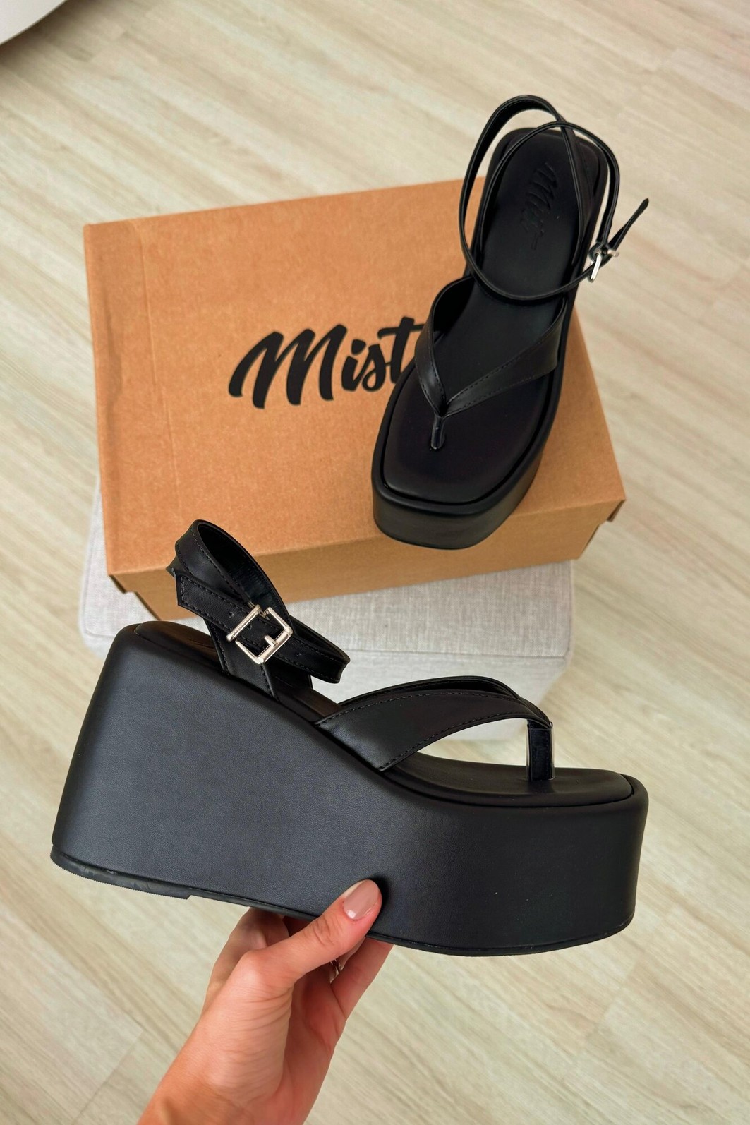 Sandália Lola Preto Sandália Lola Preto