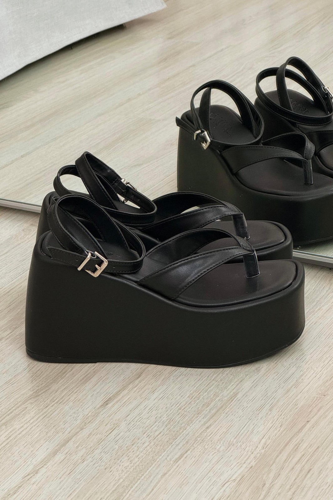 Sandália Lola Preto Sandália Lola Preto