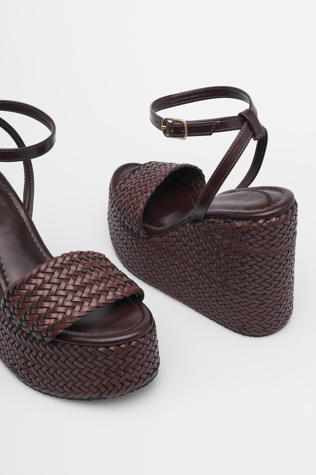 Sandália Greta Marrom Plataforma Anabela Sandália Greta Marrom Plataforma Anabela