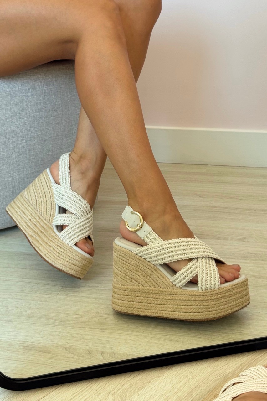 Sandália Vitória Off-White Anabela de Corda