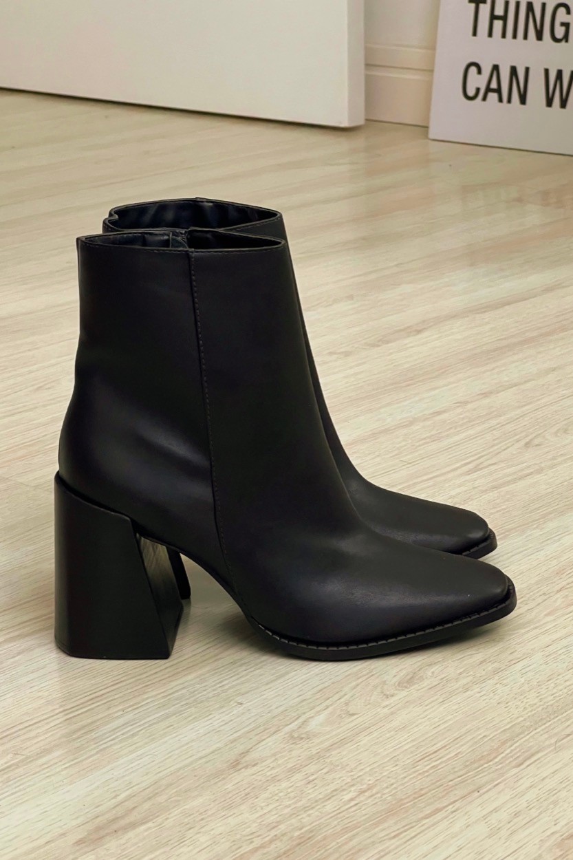 Bota Juliana Preto Bota Juliana Preto