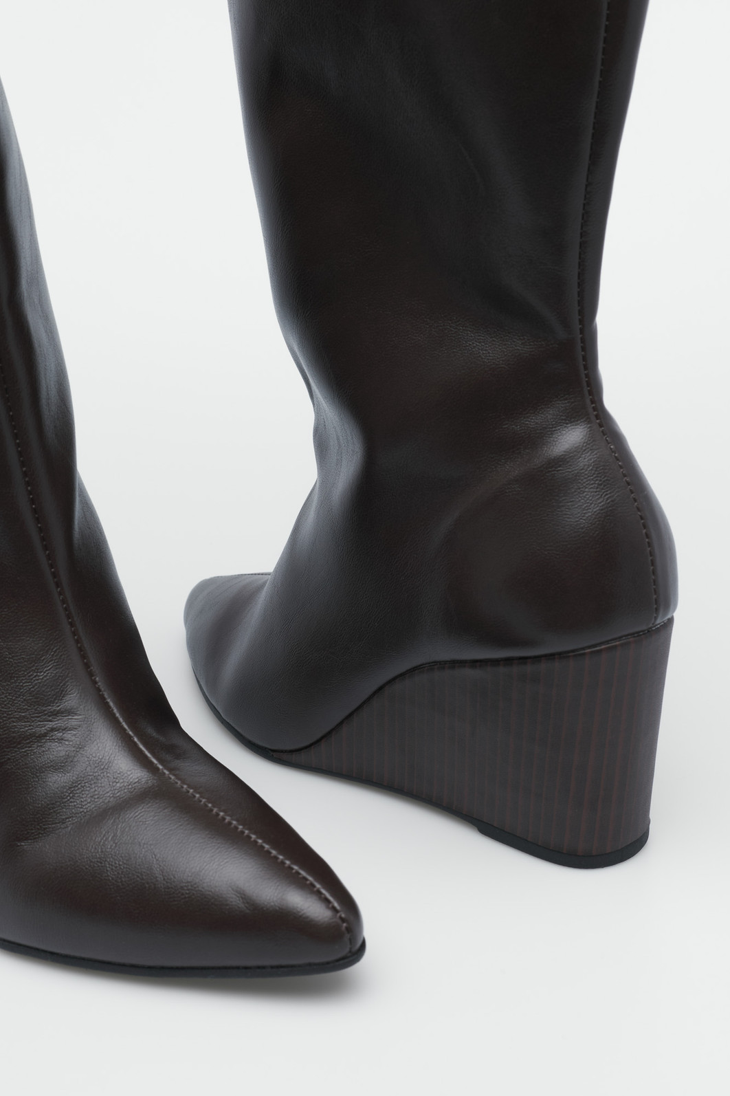 Bota Anabela Yasmin Marrom Bota Anabela Yasmin Marrom