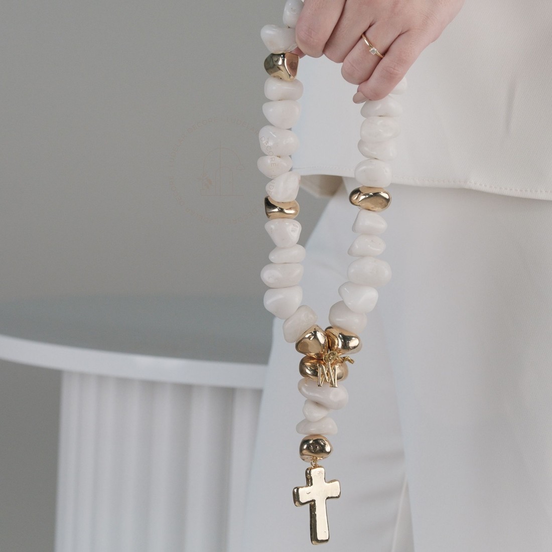 Colar de Mesa Crucifixo Pedra Quartzo Branco 30cm Colar de Mesa Crucifixo Pedra Quartzo Branco 30cm