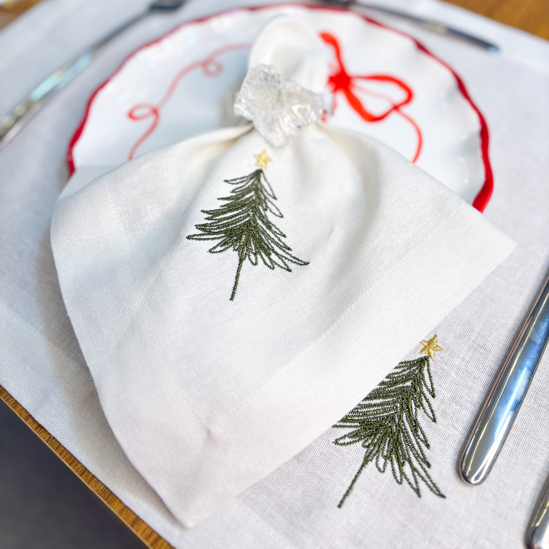 Guardanapo Branco Bordado Árvore