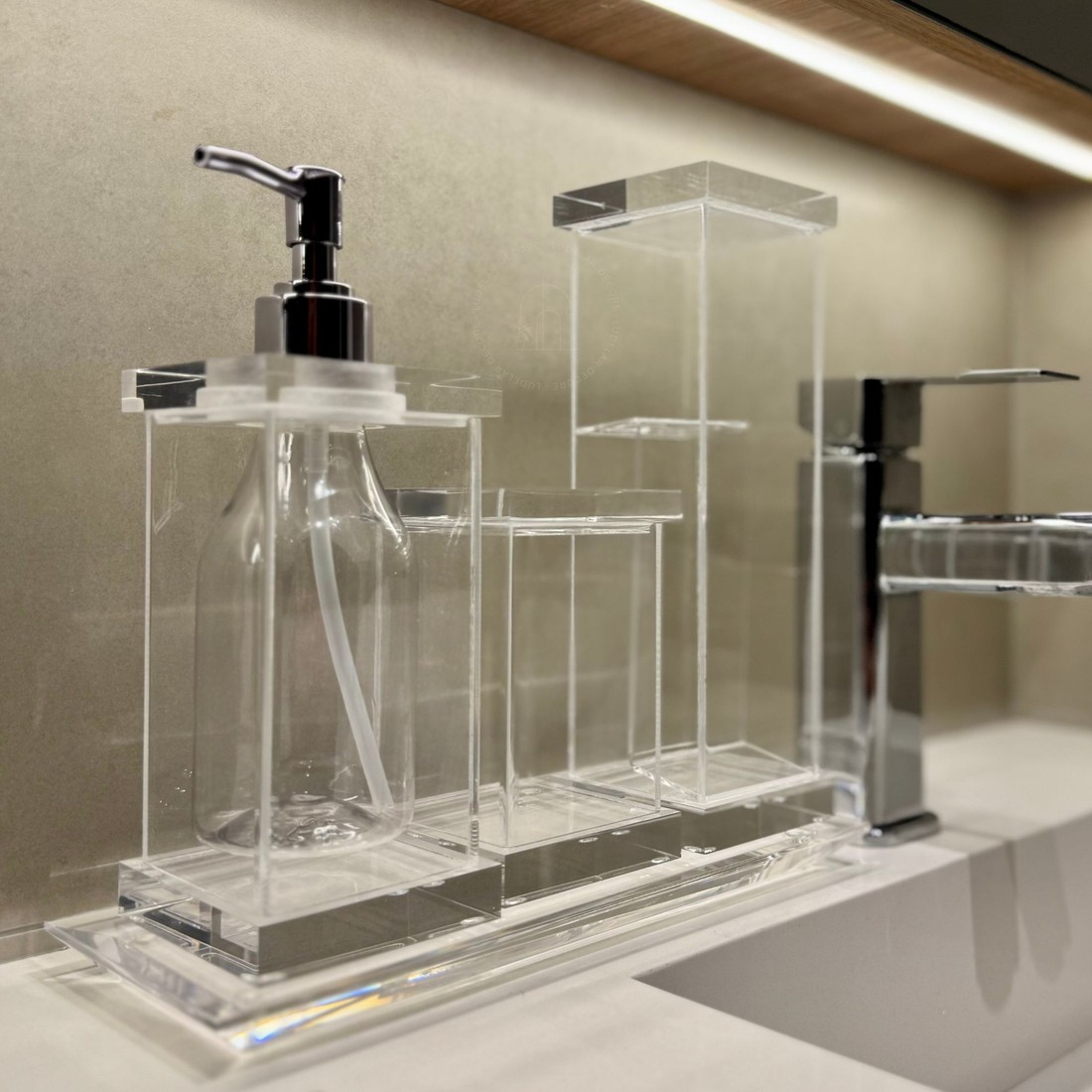 Porta Sabonete Liquido em Acrílico Transparente Porta Sabonete Liquido em Acrílico Transparente