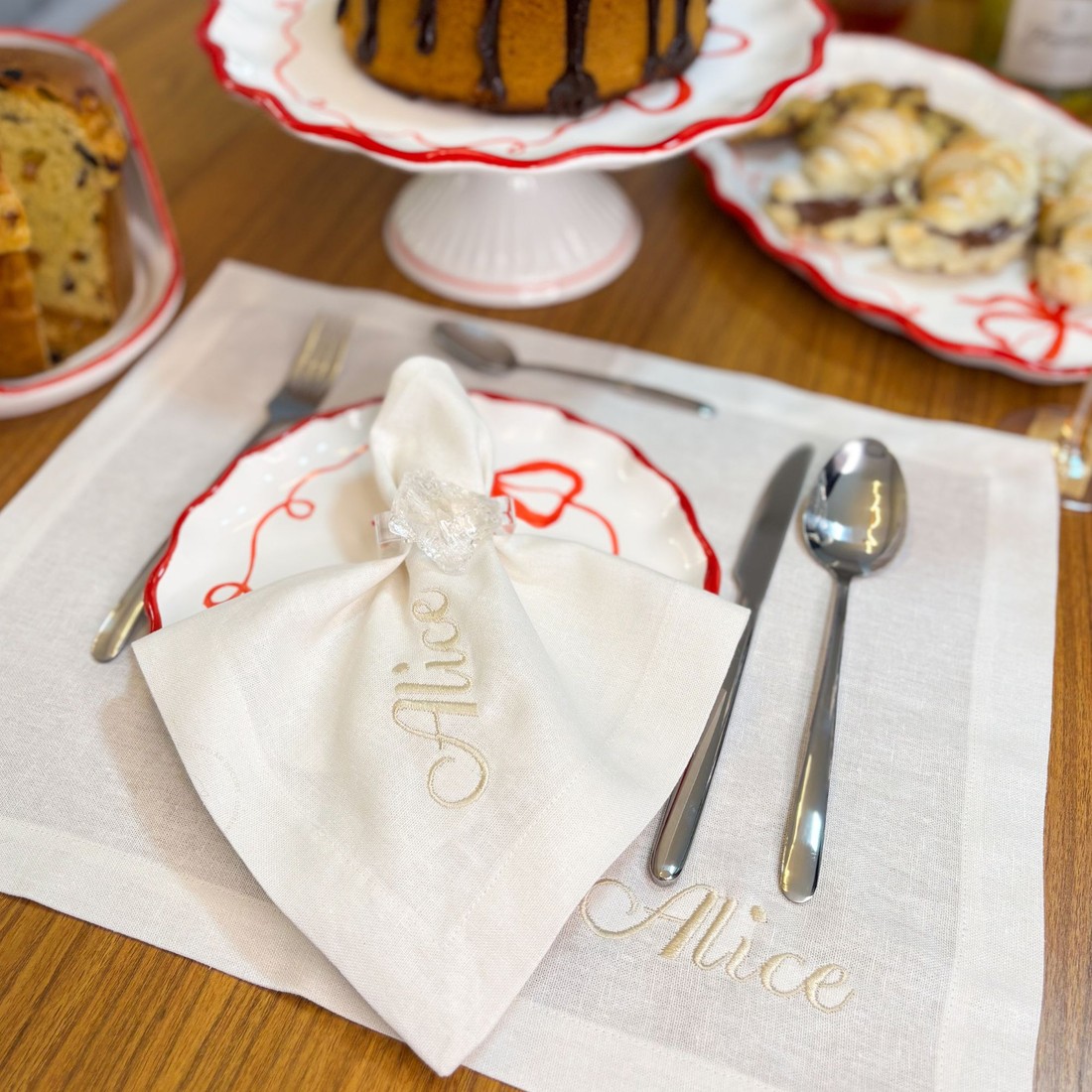 Guardanapo Branco Bordado Nomes