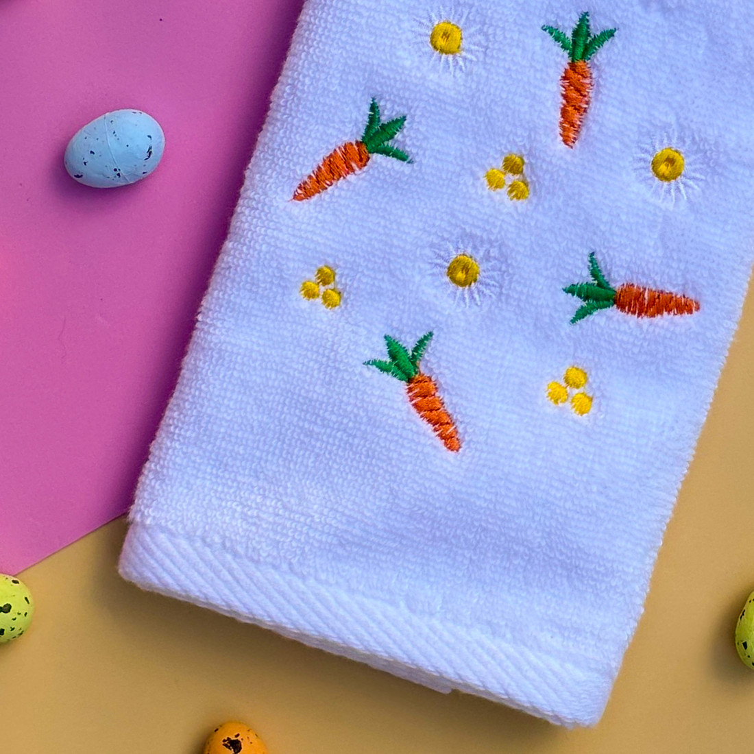 Toalha de Lavabo Karsten Bordada Cenoura Floral