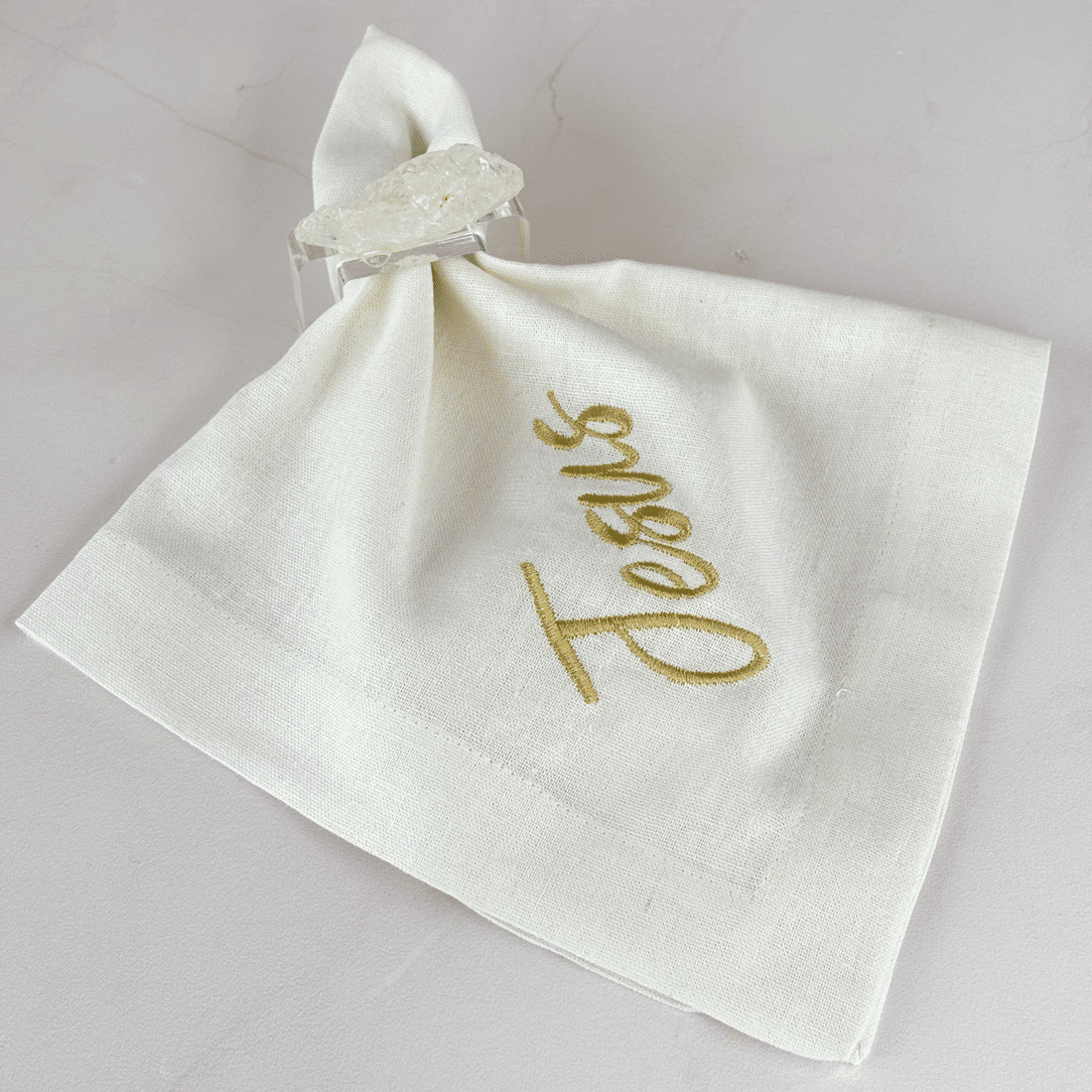 Guardanapo Branco Bordado Nomes
