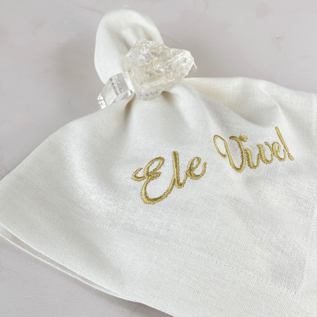 Guardanapo Branco Bordado Ele Vive Guardanapo Branco Bordado Ele Vive