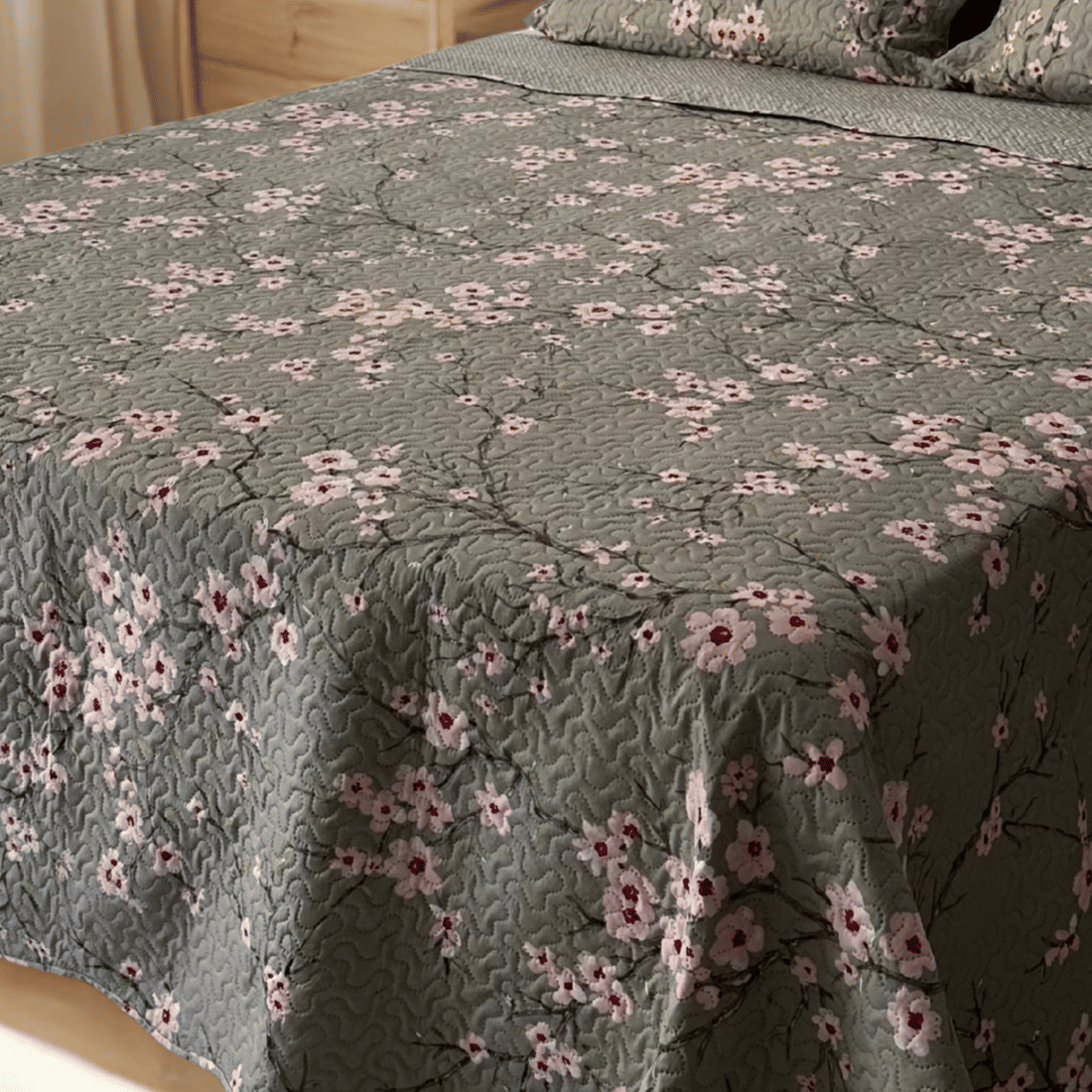 Kit Colcha Boutis Queen Encanto Kit Colcha Boutis Queen Encanto