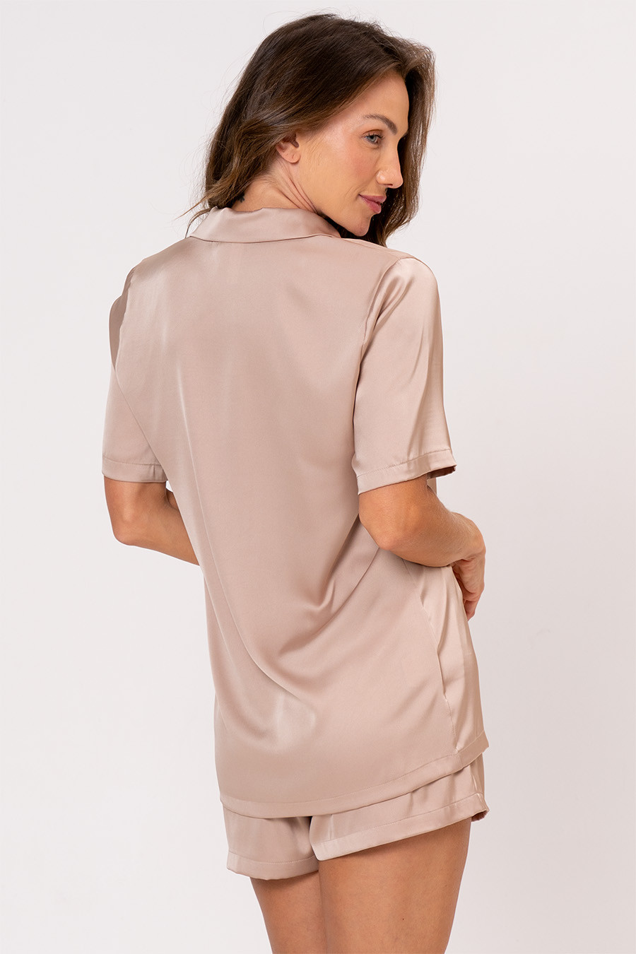 PIJAMA AMERICANO CURTO ACETINADO - CLÁSSICOS ACETINADOS MOCHA MOUSSE PIJAMA AMERICANO CURTO ACETINADO - CLÁSSICOS ACETINADOS MOCHA MOUSSE