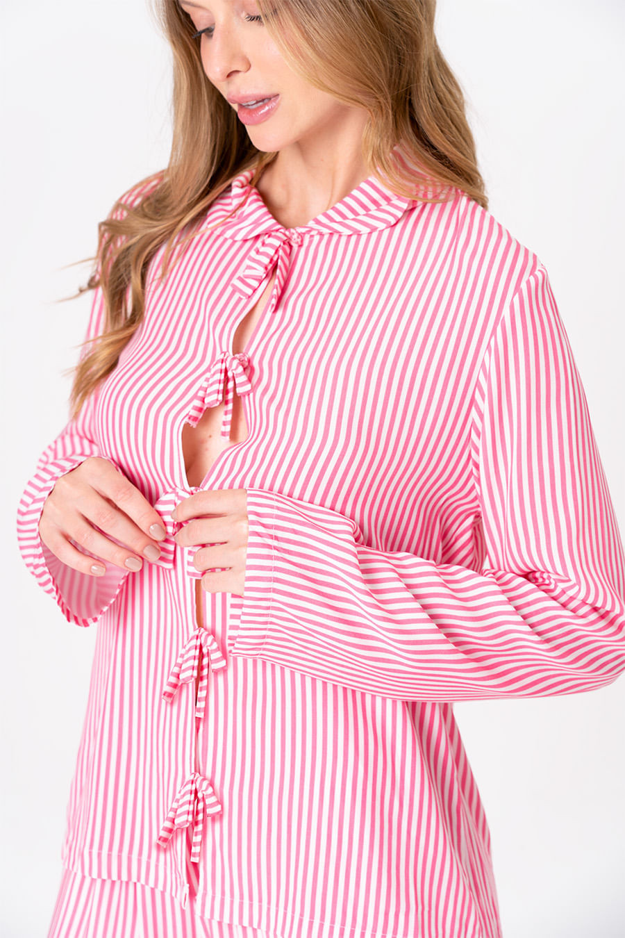 PIJAMA LONGO DE VISCOSE PLANA - ENTRELAÇOS PIJAMA LONGO DE VISCOSE PLANA - ENTRELAÇOS