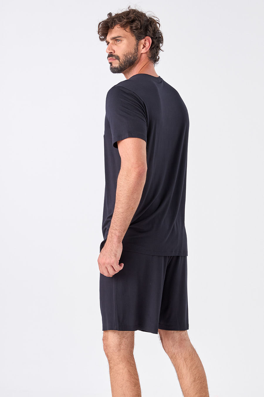 PIJAMA MASCULINO CURTO EM VISCOSE - CLÁSSICO VISCOSE BLACK PIJAMA MASCULINO CURTO EM VISCOSE - CLÁSSICO VISCOSE BLACK