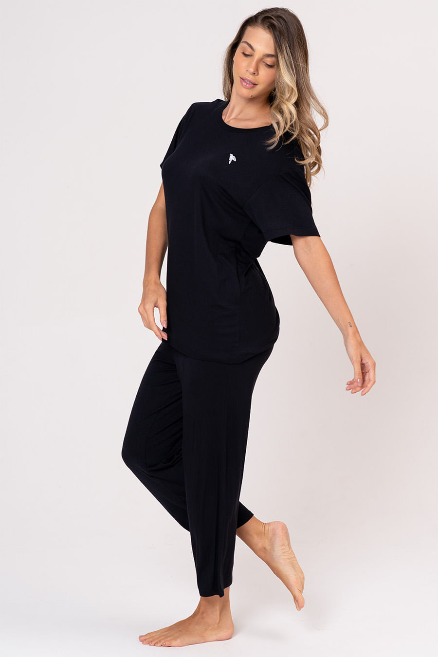 PIJAMA LONGO FEMININO MANGA CURTA E CALÇA - CLÁSSICO VISCOSE BLACK PIJAMA LONGO FEMININO MANGA CURTA E CALÇA - CLÁSSICO VISCOSE BLACK