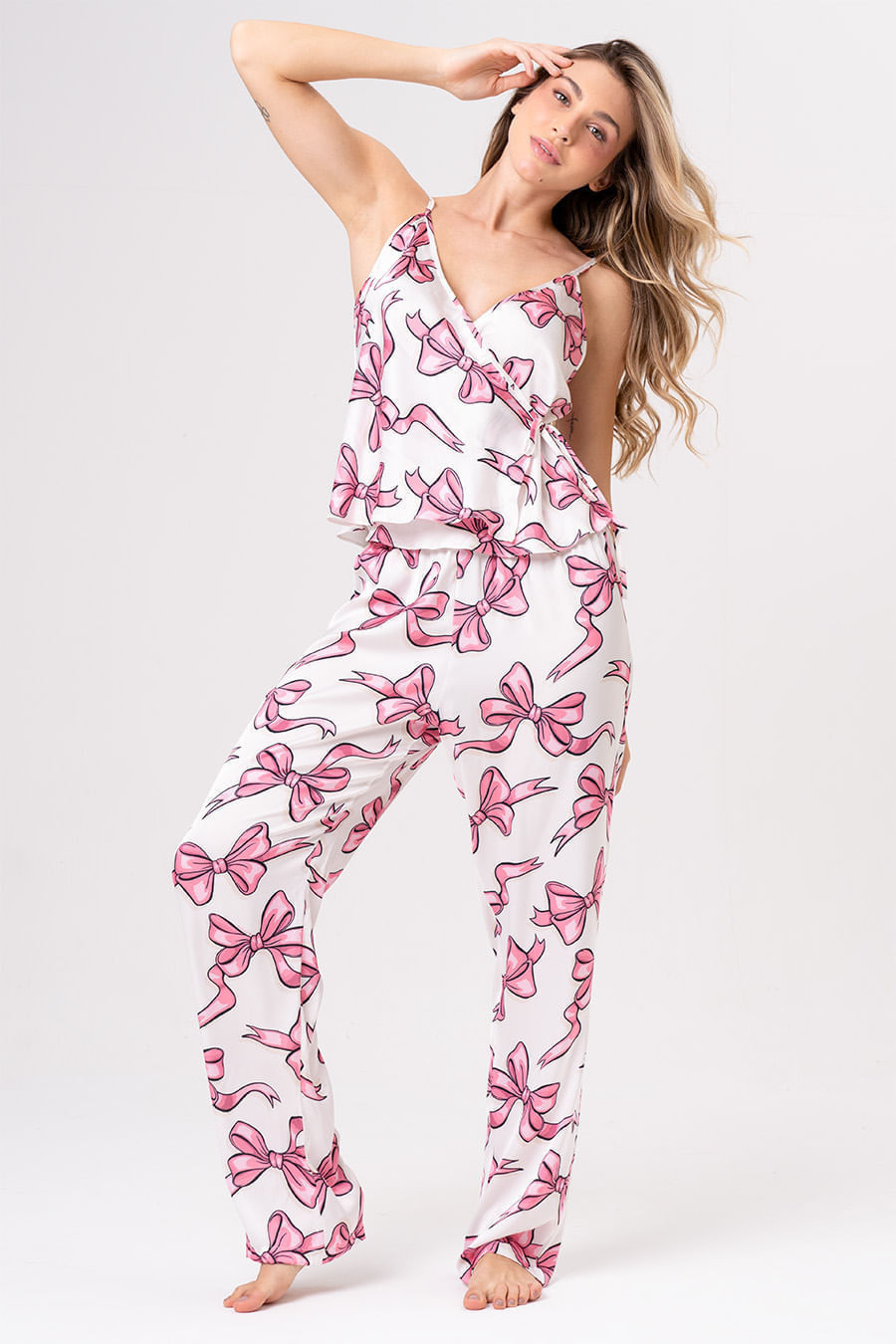 PIJAMA ACETINADO DE ALÇAS - ENTRELAÇOS PIJAMA ACETINADO DE ALÇAS - ENTRELAÇOS